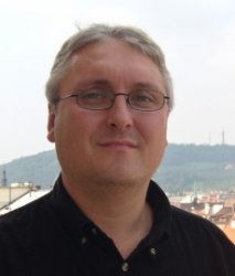 Realitní makléř Jan Škurek