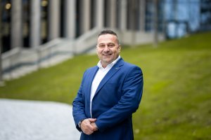 Realitní makléř Peter Rod